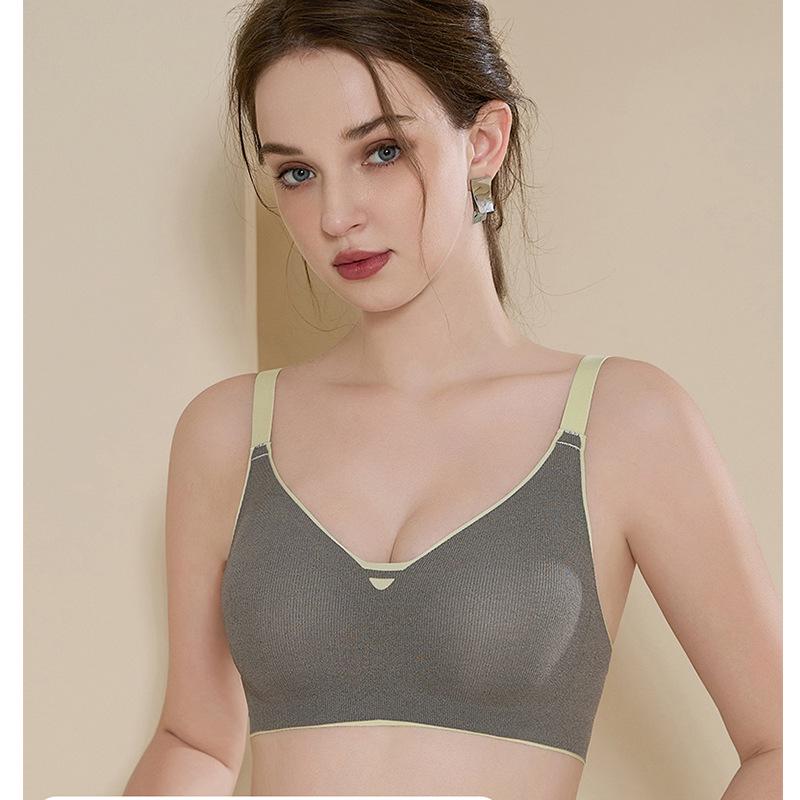 Seamless Underwear Women's Gathered Thin Cup Bra Without Underwire, Comfortable for Young Students