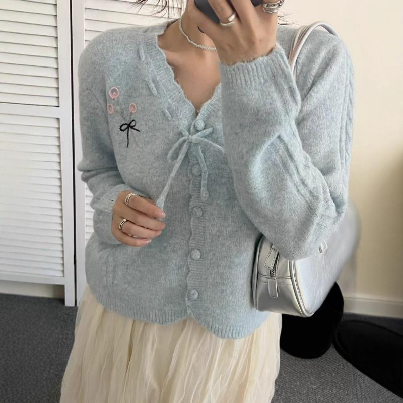 

Осень и зима новый вязаный кардиган с вышивкой в виде цветов, кружевной воротник, кружевной темперамент, мягкий ворсистый свитер-куртка женский average size светло-синий