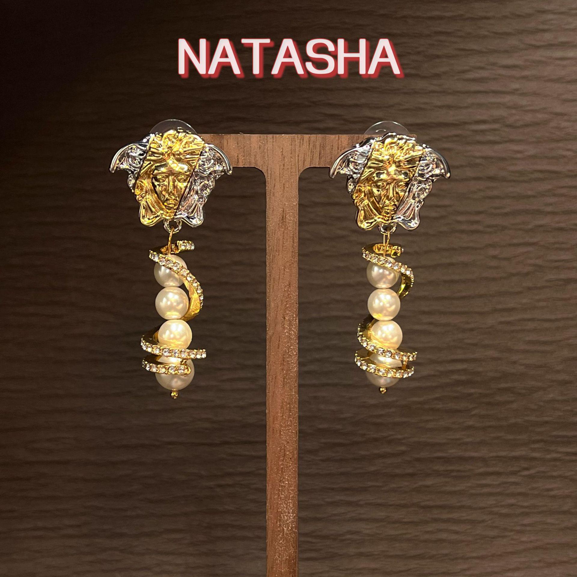 

Vintage Retro Stud Earrings - Light Luxury, High-End, Court Style Jewelry for Women