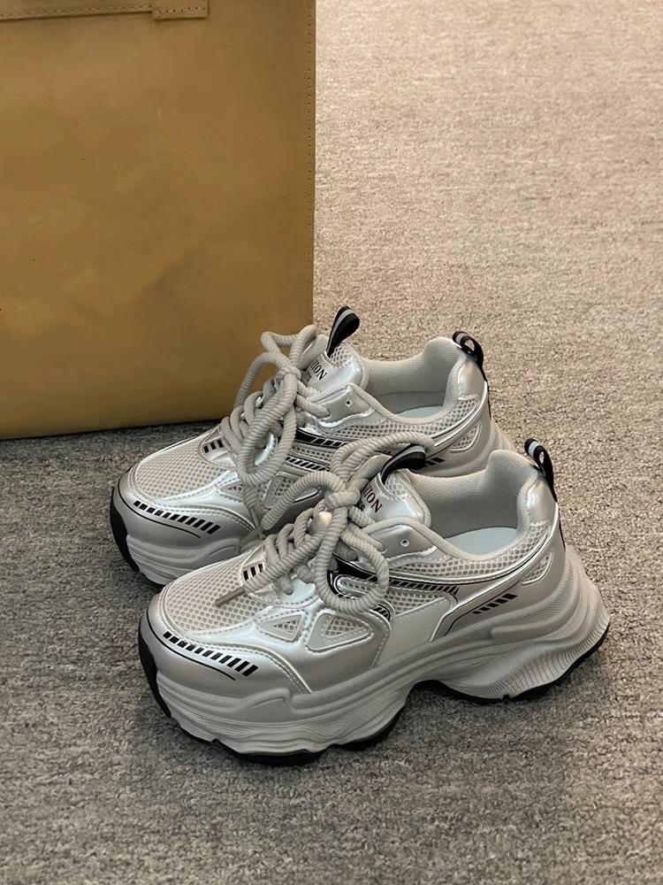 Women's Summer New Thick soled Height Increasing Mesh Breathable Lightweight Sports Leisure Shoes Fashionable Comfortable shoes