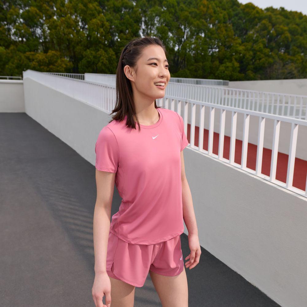 Женская футболка Nike Dri Fit Regular S