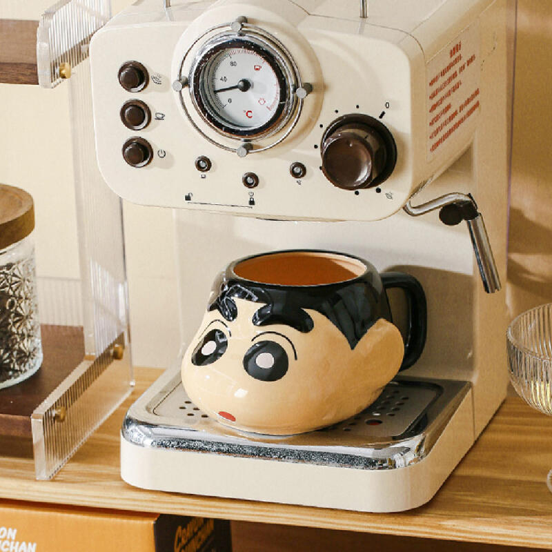 Straw Hat Crayon Shin-chan Mug