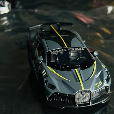 Modèle de voiture en alliage pour enfants, simulation pour garçon, modèle de voiture ouvrable, voiture jouet, nouvel ornement célèbre sur Internet