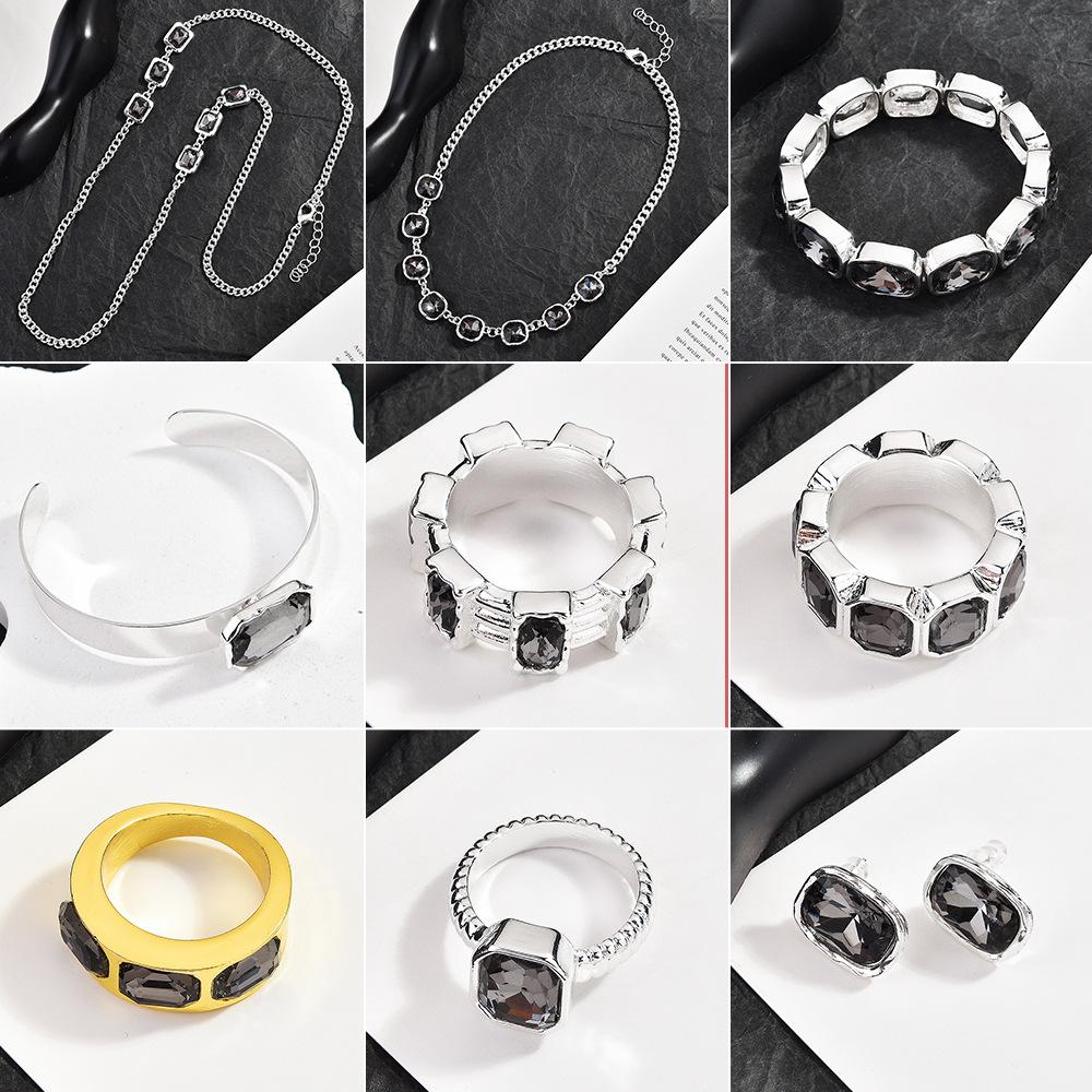European and American Sweet and Cool Style Collarbone Chain Women's Fashion Light Luxury Necklace Ring Jewelry Versatile Item Jewelry