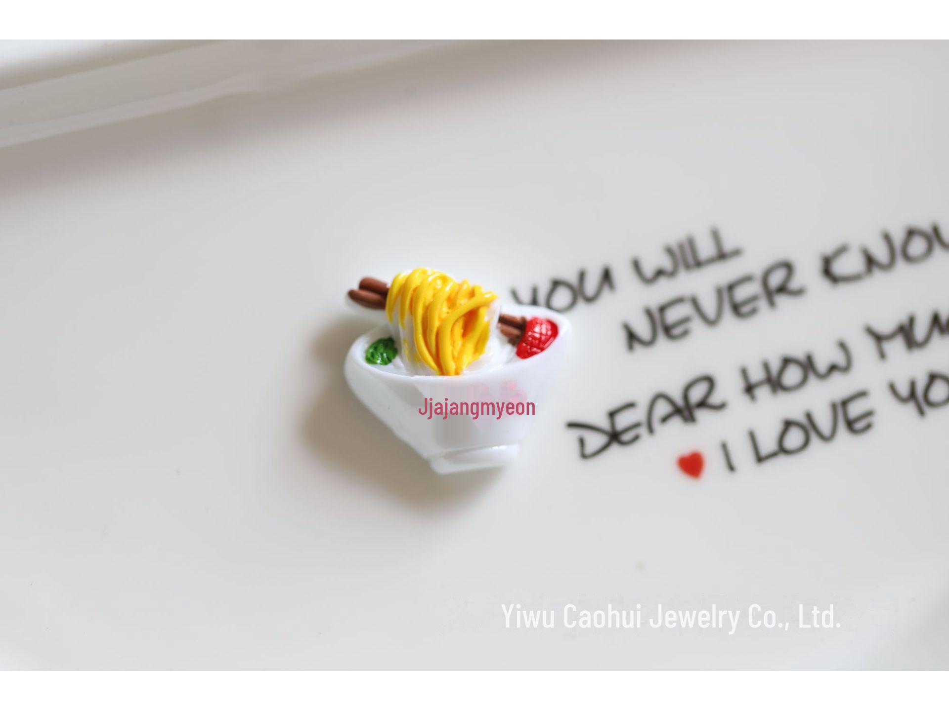 

Набор для самостоятельного изготовления украшений из смолы и декора чехлов для телефонов: Имитация пищевого торта, крем-клей, жареная лапша, аксессуары для гамбургеров 2.0-2.5cm