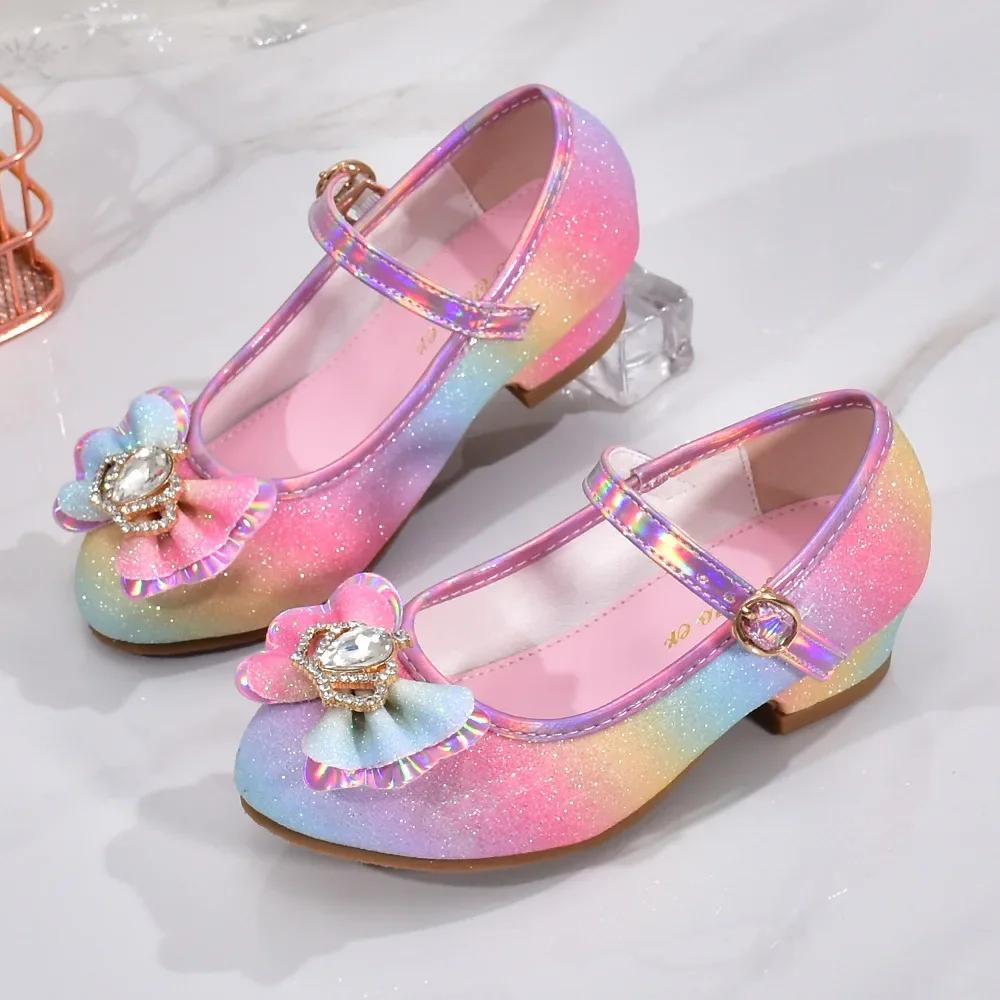 Zapatos de Princesa para Niñas Elegantes Corona Lentejuelas Arcoíris Tacones Altos para Niñas Moda Lazo Niños Versátiles Boda Zapatos Individuales
