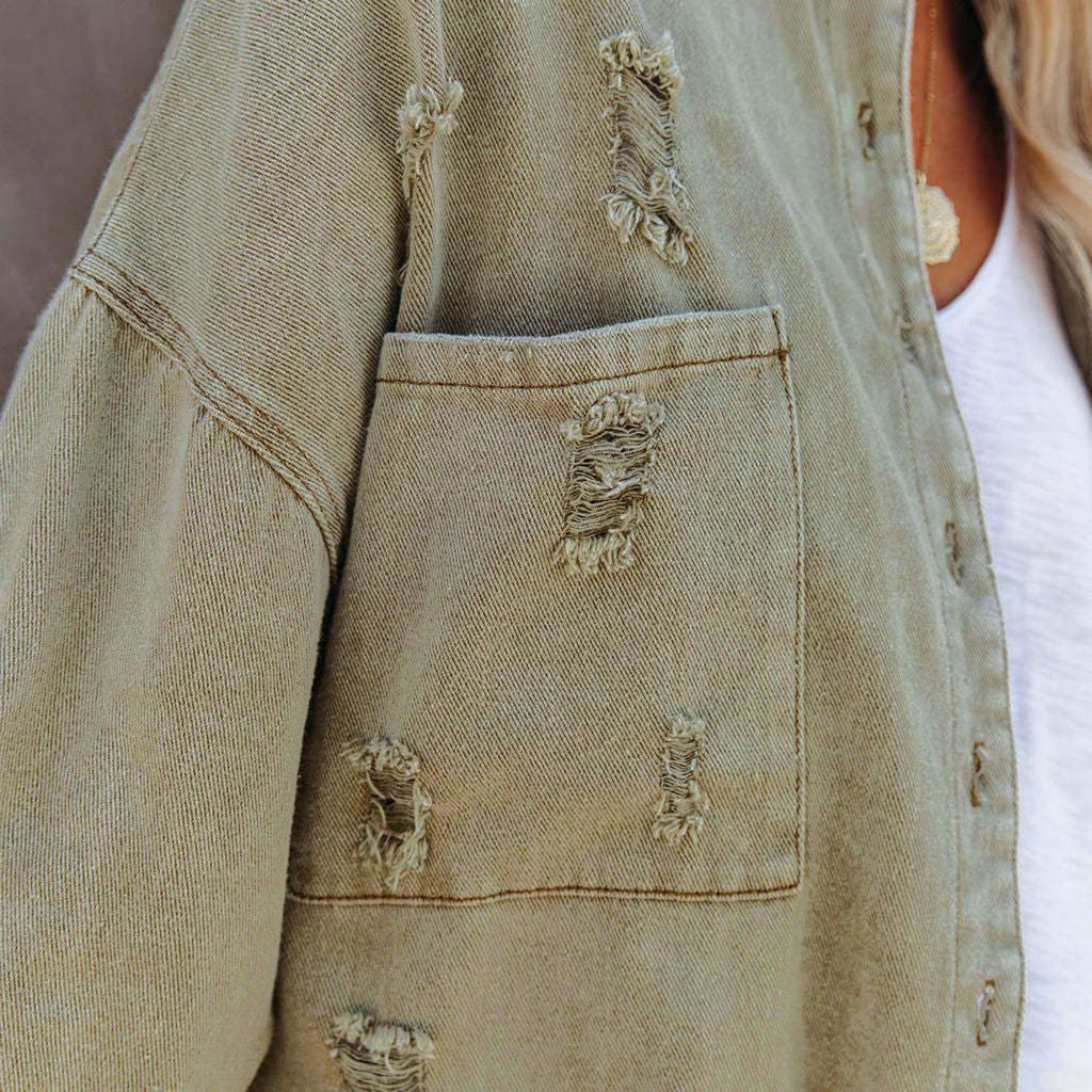 Veste en jean décontractée à manches longues pour femme Ourlet effiloché usé Fermeture boutonnée sur le devant Coupe ample Vêtement d'extérieur avec poches plaquées