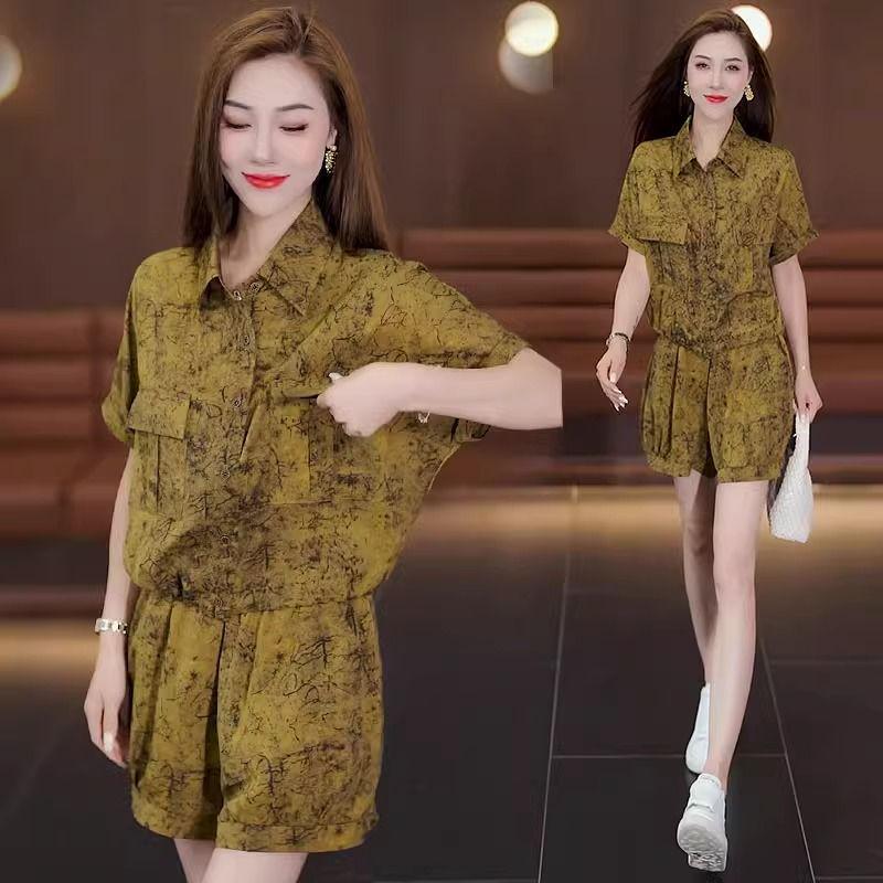 

Women s Summer Floral Two-Piece Set: Loose Short-Sleeved Top & Comfortable Shorts - 2025 Fashion M (85-100 jin)