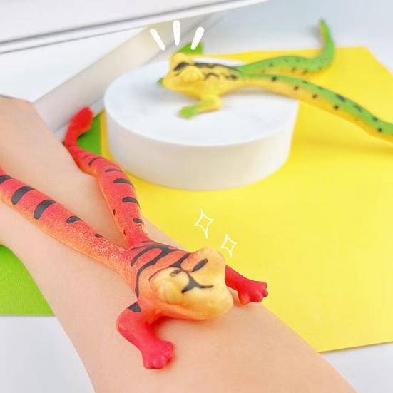Finger Toy Sling Frog Shot Long Legs Frog Shooter Toy Stress Relief Stretchy Flying Frog Toy Tricky Props Party Favors