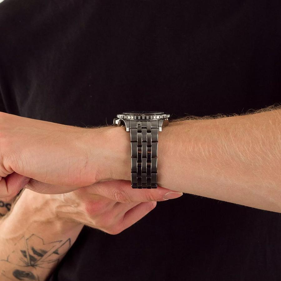 Fossil Men's Quartz Stainless Steel Three-Hand Watch Stainless Steel Case/Scratch-Resistant Glass FS5835