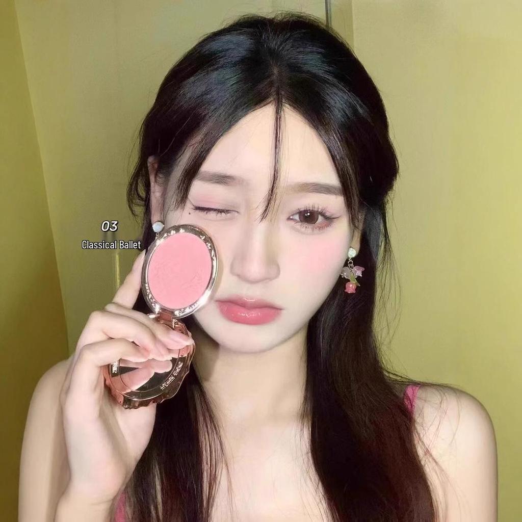 Hua Zhi Xiao Rococo Series Blush: Embossed, Color-Enhancing, Genuine Whitening Powder.