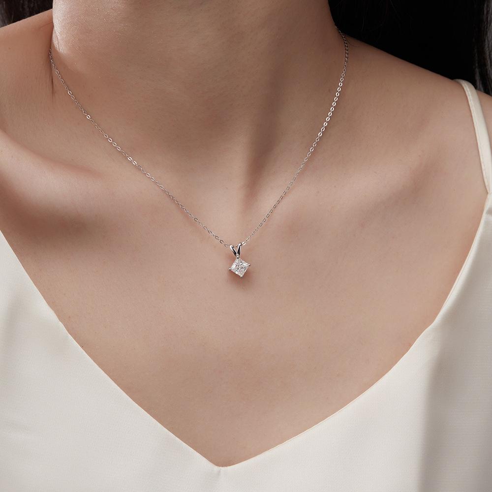925 Sterling Silver Clavicle Chain Moissanite Pendant Necklace - Japanese Style