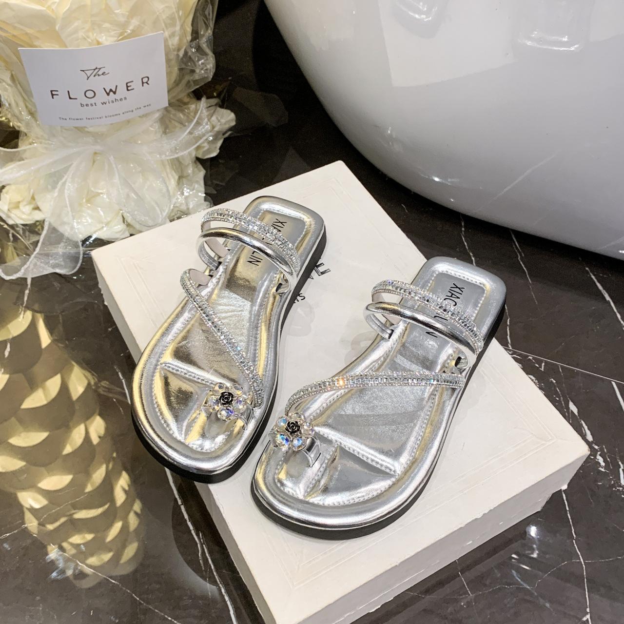 

Summer new sandals women s cover toe flat bottom soft bottom comfortable casual versatile women s shoes slippers 40