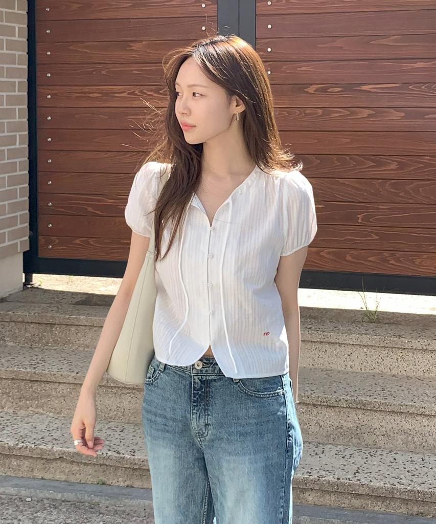 TTUDEMENT Eyelet Lace Puff Blouse_White