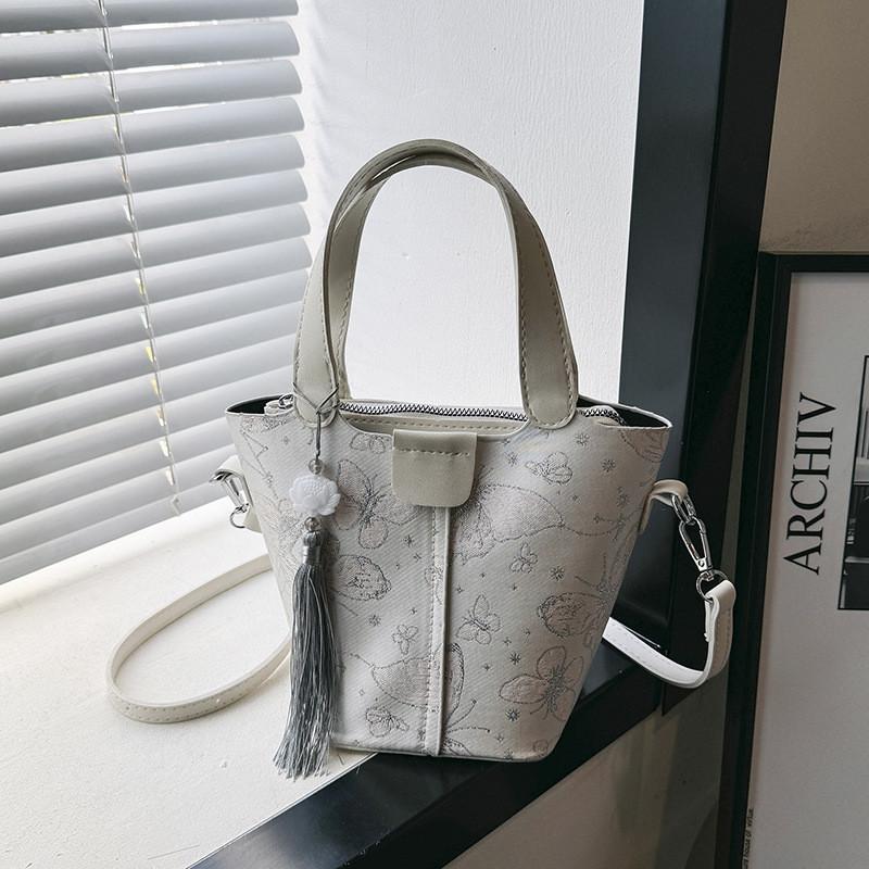 Stylish And Trendy Women's 2024 Summer Pu Bucket Shoulder Bag With Inner Pouch