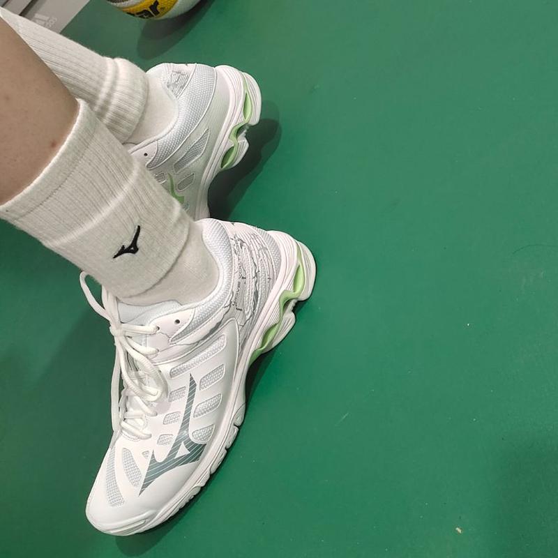 Mizuno Women's Wave Voltage 'White Patina Green' Sneakers V1GC216037