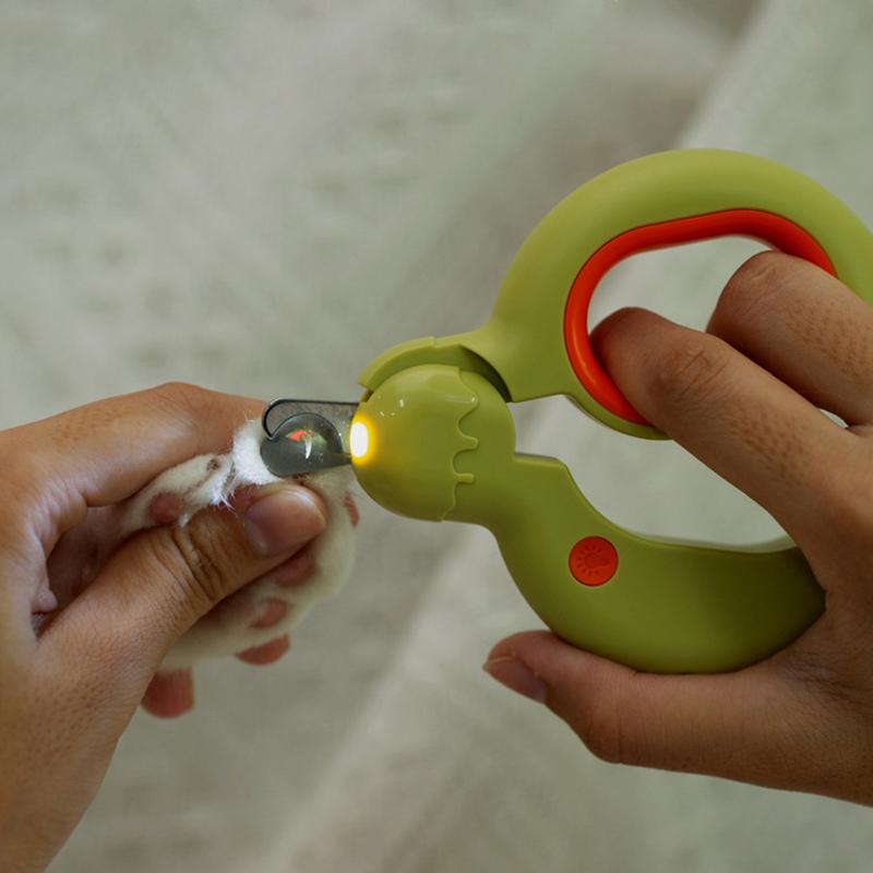 

AIWO Pet Nail Clipper LED Light Anti-Cutting Blood Line ABS+Stainless Steel Cat Claw Trimmer ST Green