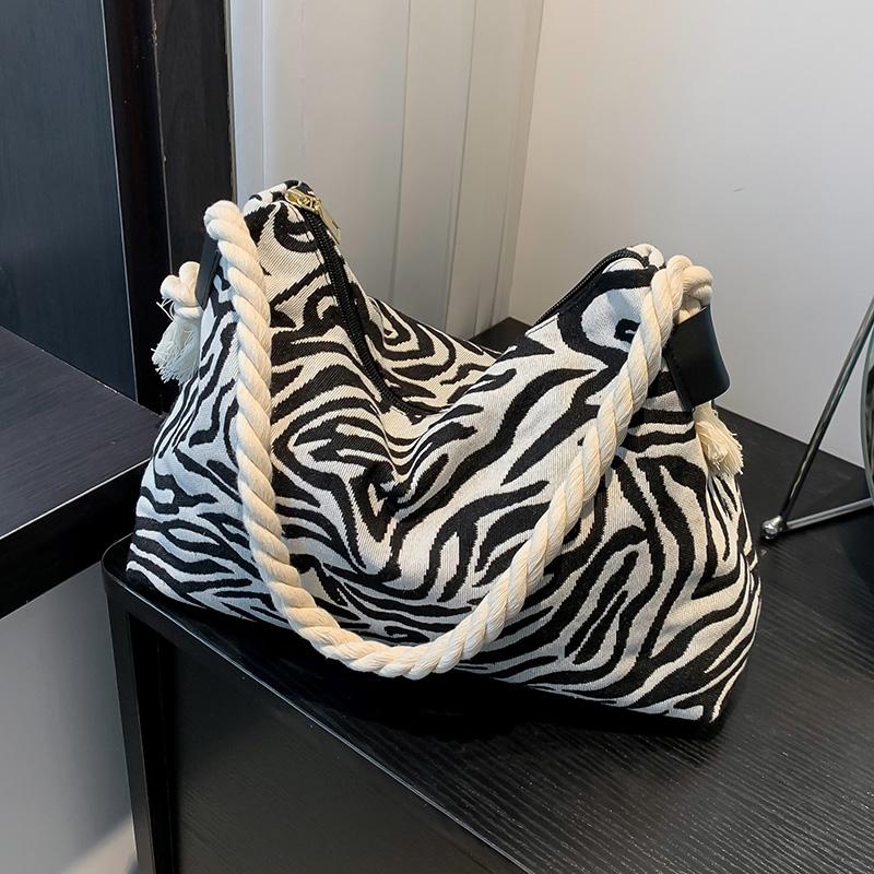 

Leopard Prints Women S Shoulder Bags Large Capacity Handbag Casual Fashion Large Underarm Bags Premium Durable