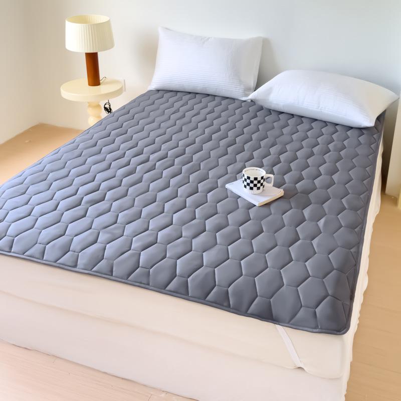 Waterproof Quilted Mattress Protector - Non-slip, Dustproof, Urine Barrier Bed Cover