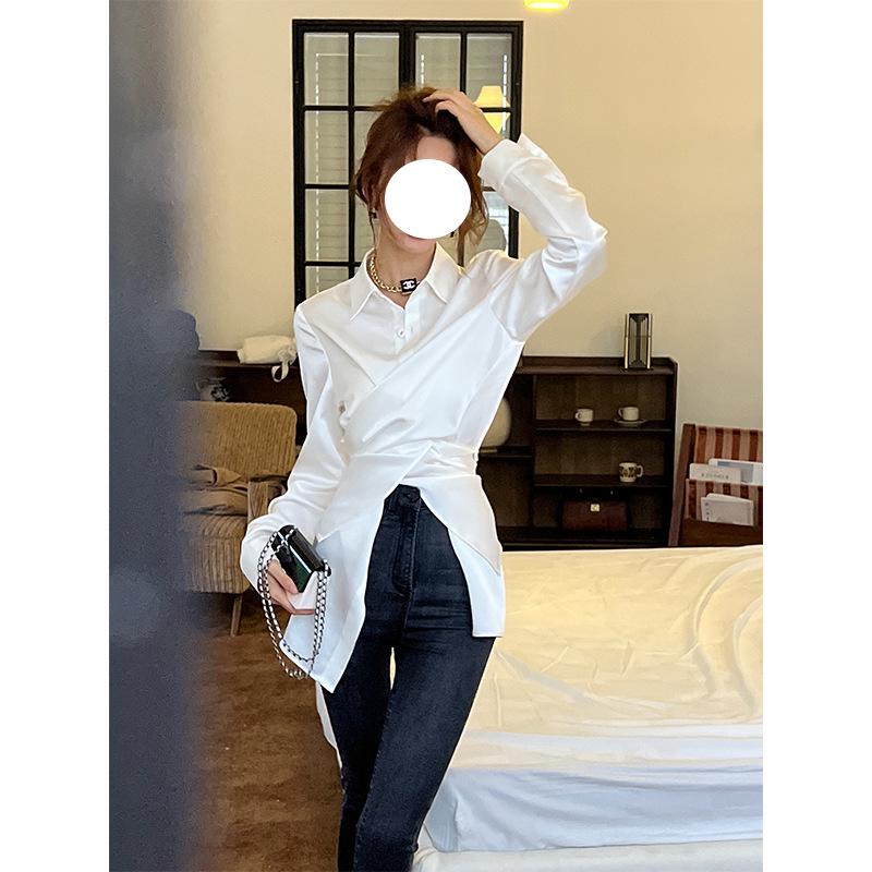 Vielseitiges Langarm-Satin-Shirt für Damen mit einzigartigem Taillendesign