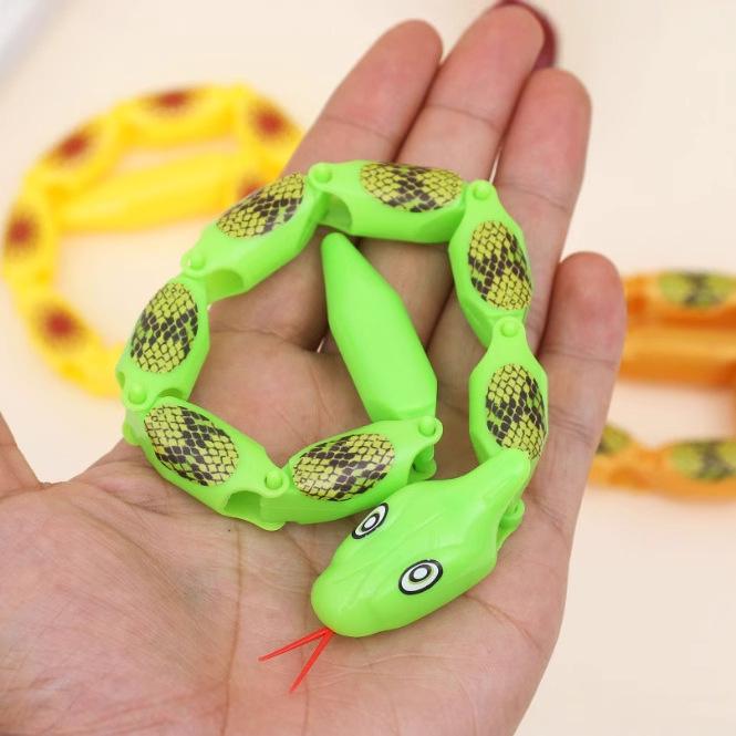 Nostalgic Twistable Plastic Snake Toy - Childhood Classic for Small Shops and Street Stalls