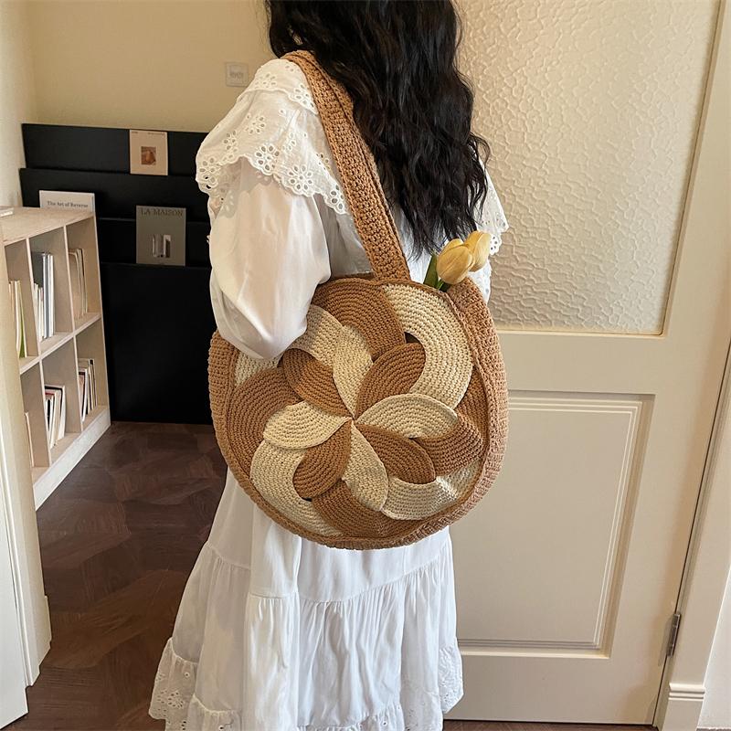 Women's Boho Crochet Round Bag Handwoven Floral Tote Bag Large Capacity Shoulder Bag for Beach Travel Daily Bohemian Style