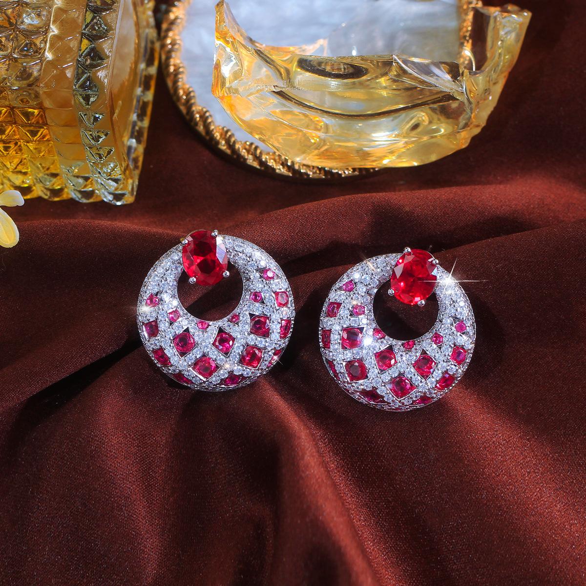 

Silver Needle Korean Version Of Light Luxury Temperament Women S Earrings, Colored Treasure Models, European And American Stud Earrings Inlaid Wi
