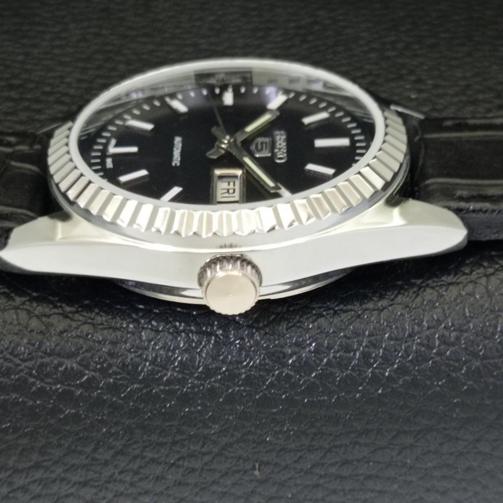 VINTAGE SEIKO 5 AUTOMATIC REFURBISHED JAPAN MENS BLACK DIAL WATCH A440597-4 Sk-a440597