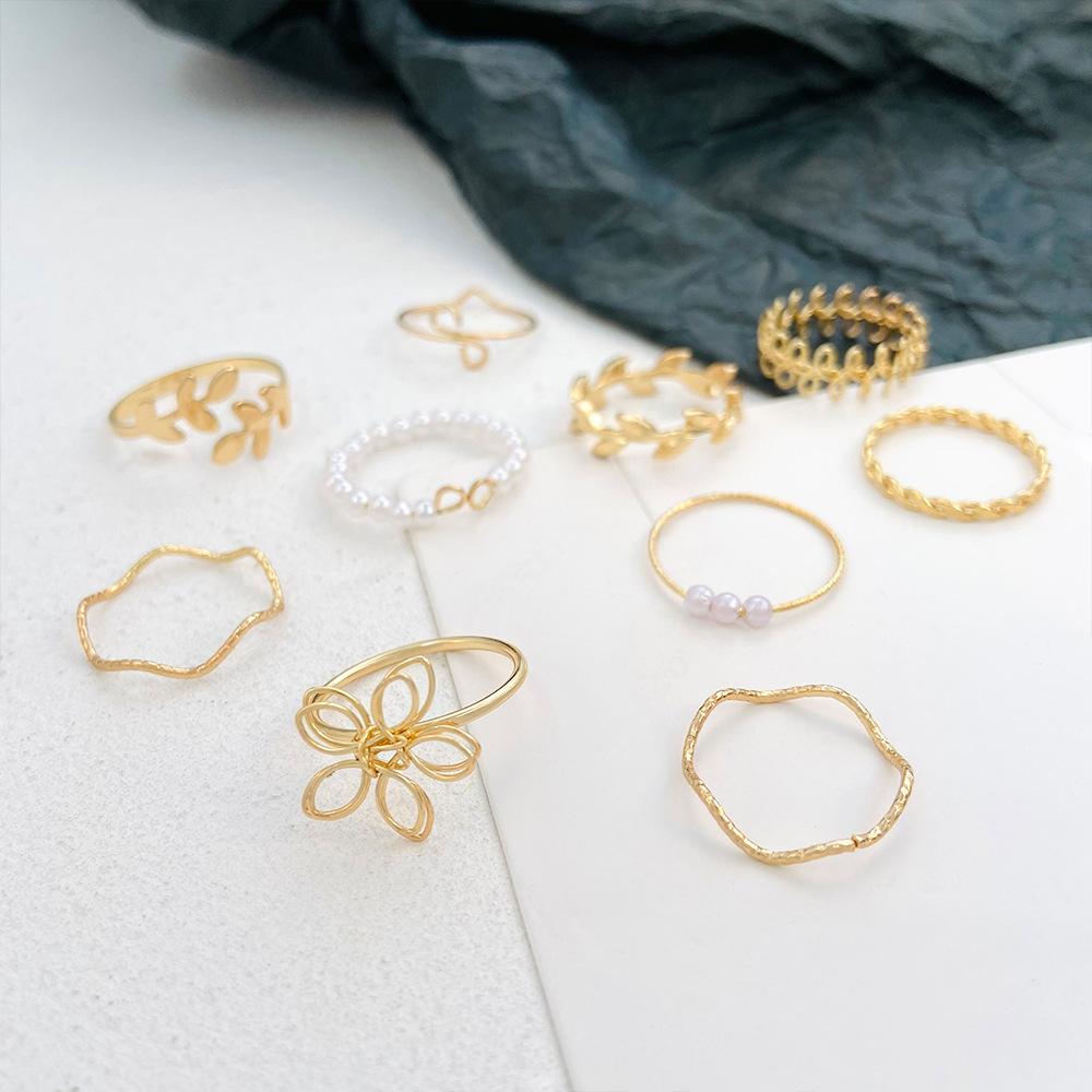 26 Retro Pearl Flower & Leaf Ring Set – Creative 10-Piece Joint Rings for Women
