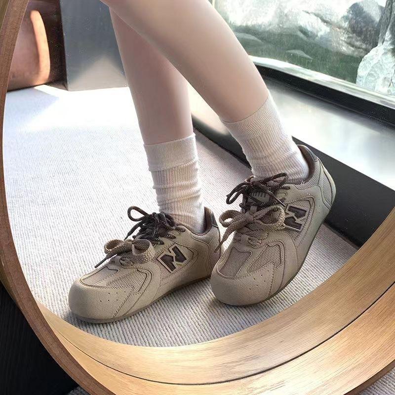 Nuove scarpe sportive casual in rete per primavera ed estate, con rialzo interno, scarpe da allenamento tedesche, scarpe da ginnastica traspiranti, scarpe da skate, suola morbida per la corsa, grigie, traspiranti
