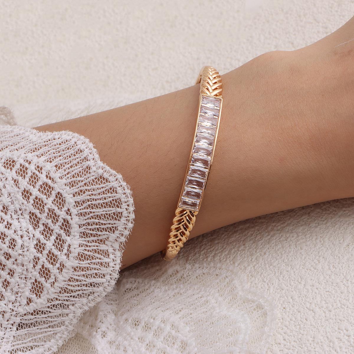 European and American twist zircon bracelet light luxury design bracelet bracelet popular jewelry
