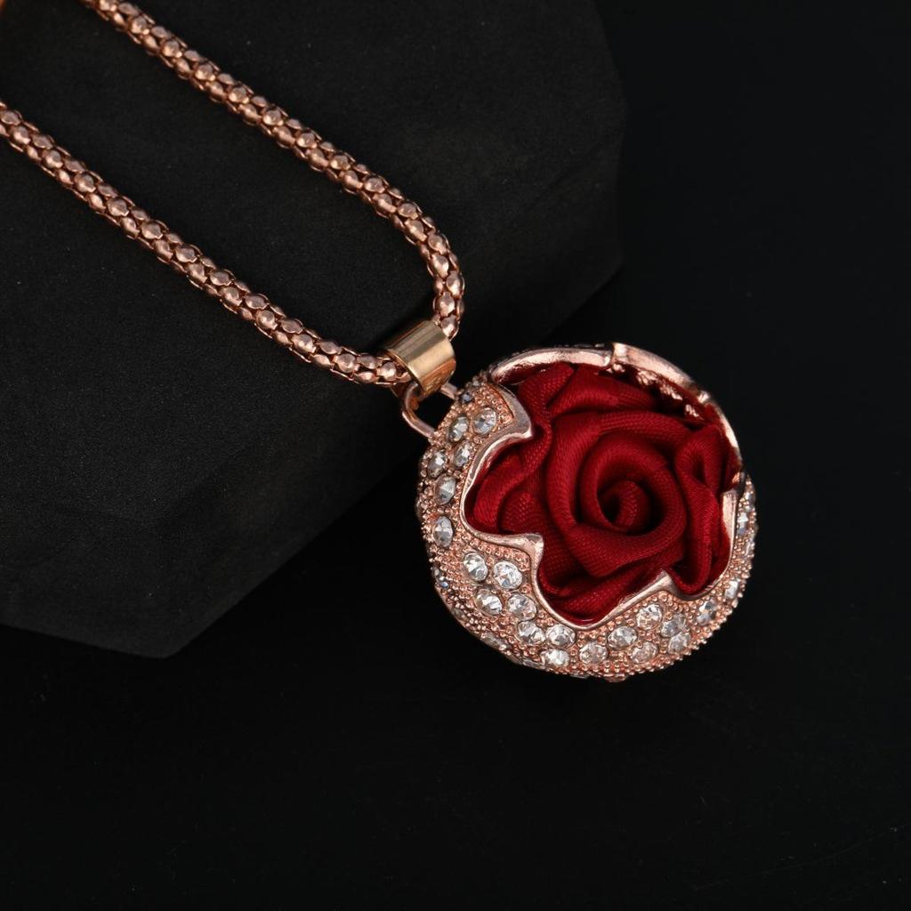 Rose Pendant Necklace - Elegant Sweater Chain for Women