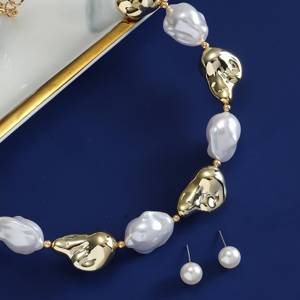 Hot-selling pearl necklace collarbone chain earrings metal simple personality fashion trend manufacturer