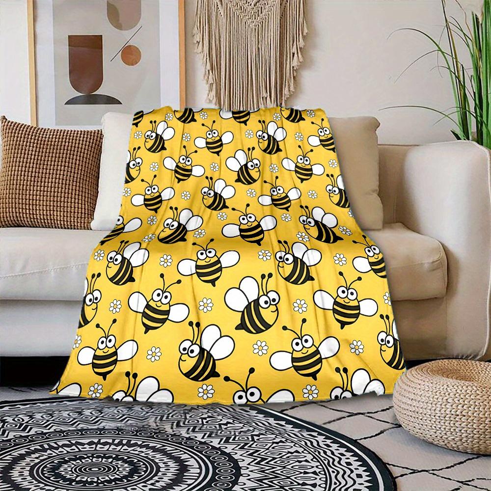 Cozy Bee-Themed Flannel Throw Blanket - Soft, Reversible, All-Season Comfort for Bed, Sofa, Camping & Travel - Machine Washable