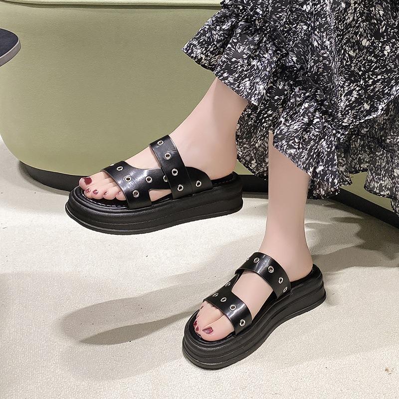 Thick-soled slippers for women to wear summer new fashion one-word beach cool slippers for women large size