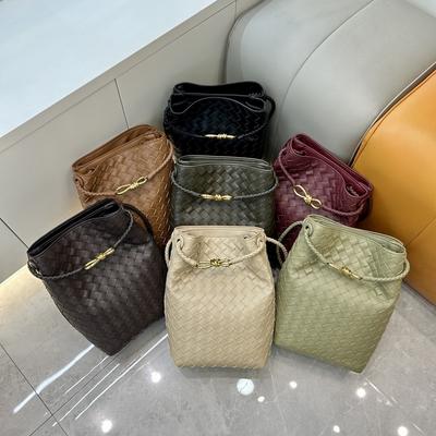 Cross-border Handmade Cowhide Woven Bag Large-capacity Messenger Bag Niche Bucket Bag Portable Women's Bag Single Shoulder Messenger Bag