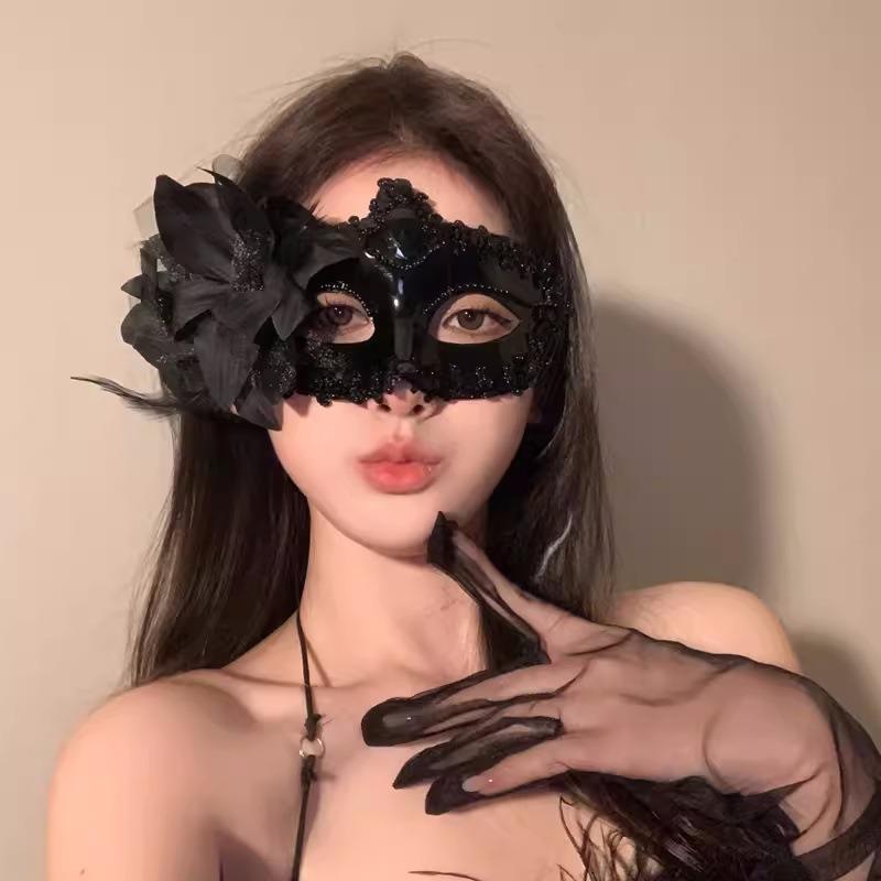 Makeup Dance Party Mask Half-face Sexy Lace Feather Mask Halloween Mask Posing Props Headgear