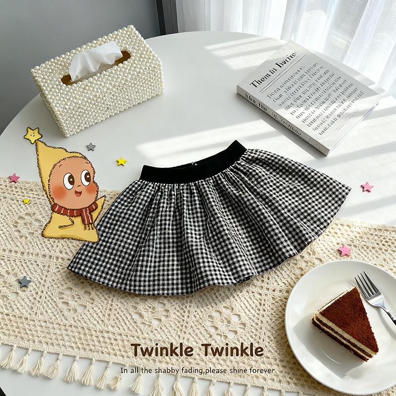Girls' Summer Plaid Skirt Set: Trendy and Versatile Children's Outfit