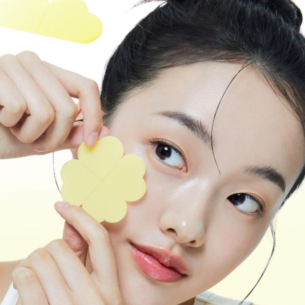MANYO FACTORY Glutathione 7 Dark Spot Serum Patch Brightening Blemish Care 30 Pads