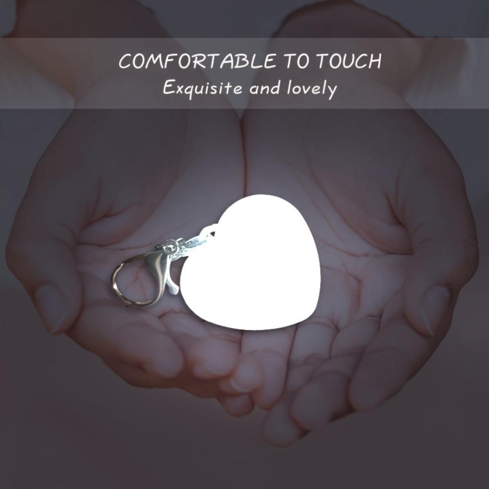 1PC Heart-shaped Mini Night Light, with a Built-in Battery, Can Be Hung On a Handbag, Keychain, or Used As a Desktop Decoration.