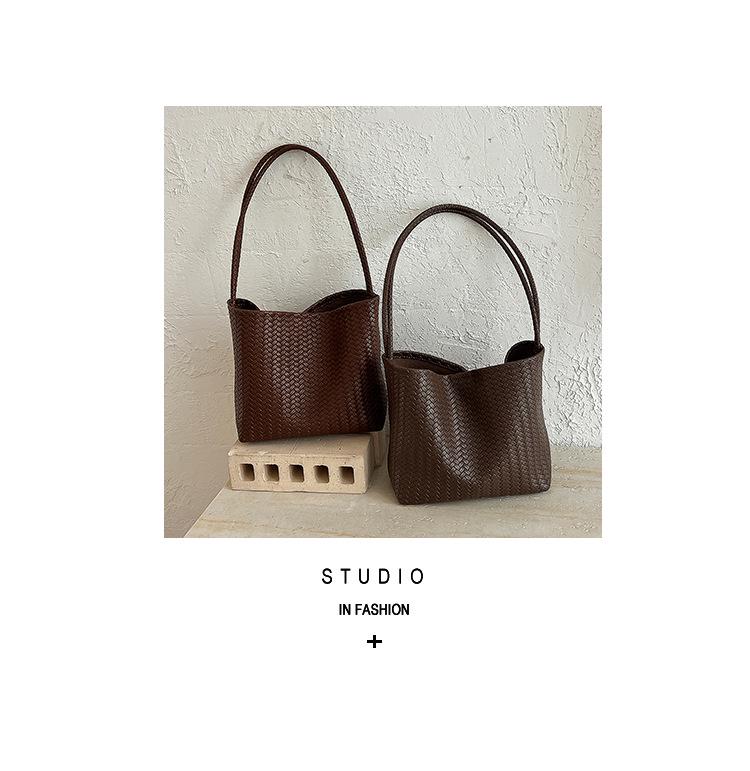 Retro Woven Shoulder Bag for Women - Casual, Versatile Fashion Handbag