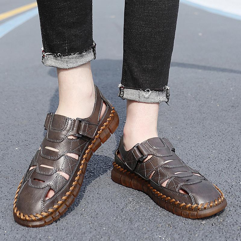 2024 Klassische Sommer Cool Herren Sandalen Leder Outdoor Sommer Handgefertigte Schuhe Herren Strand Atmungsaktiv Neue Herren Strand Höhlensandalen