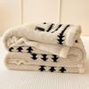 Klasse A Doppellagige Lammwoll-Decke mit Fleece-Futter – Dick, Multifunktional, Warm für Herbst & Winter mit Taft-Fleece-Bezug.