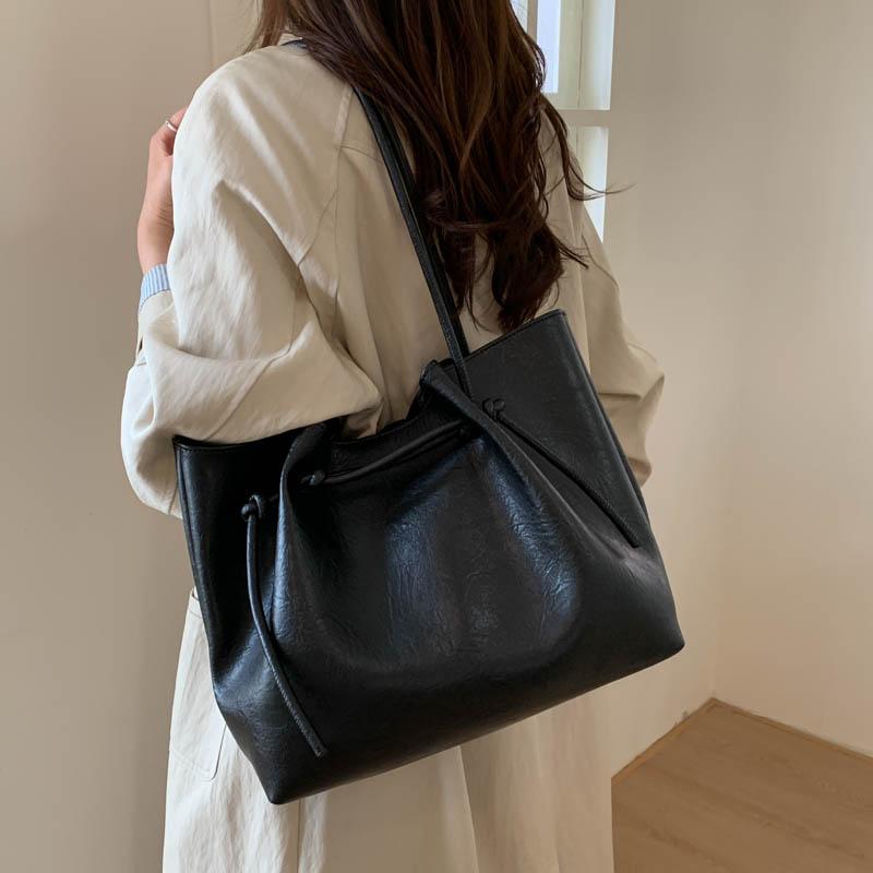 PU Tote Bag with Drawstring Closure Large Capacity Fashion Shoulder Bag