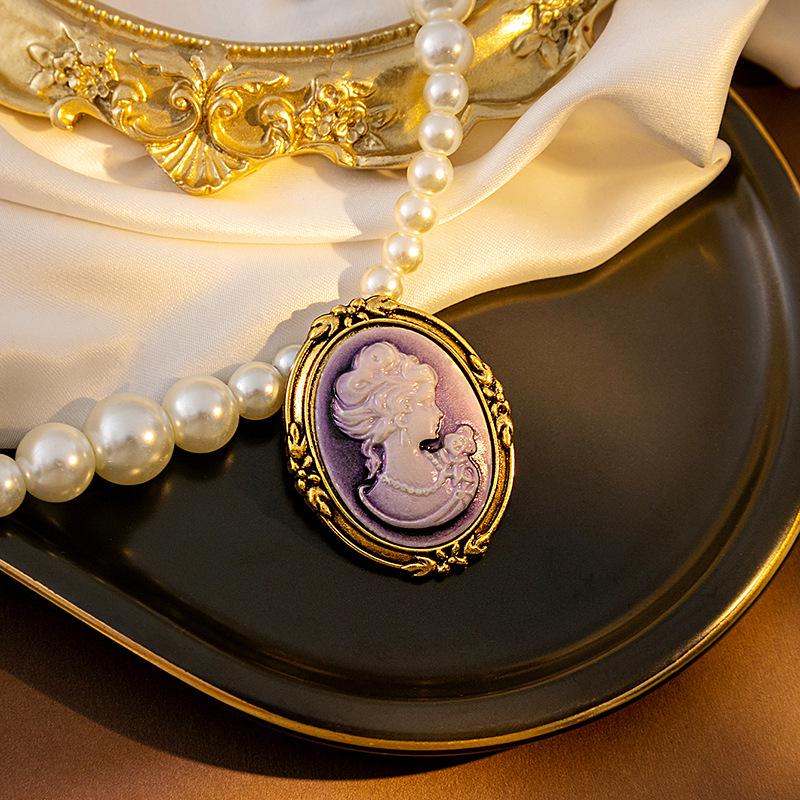 European Medieval Woman Head Brooch - Retro Court Style Portrait Clothing Accessory