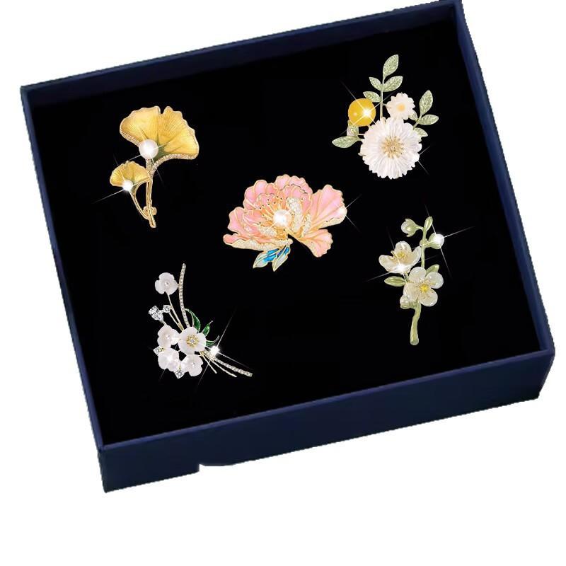 ElegantFloral Brooch Set Women Vintage-Inspired Alloy Pin Collection With Anti-Slip Function Gift Valentines Day