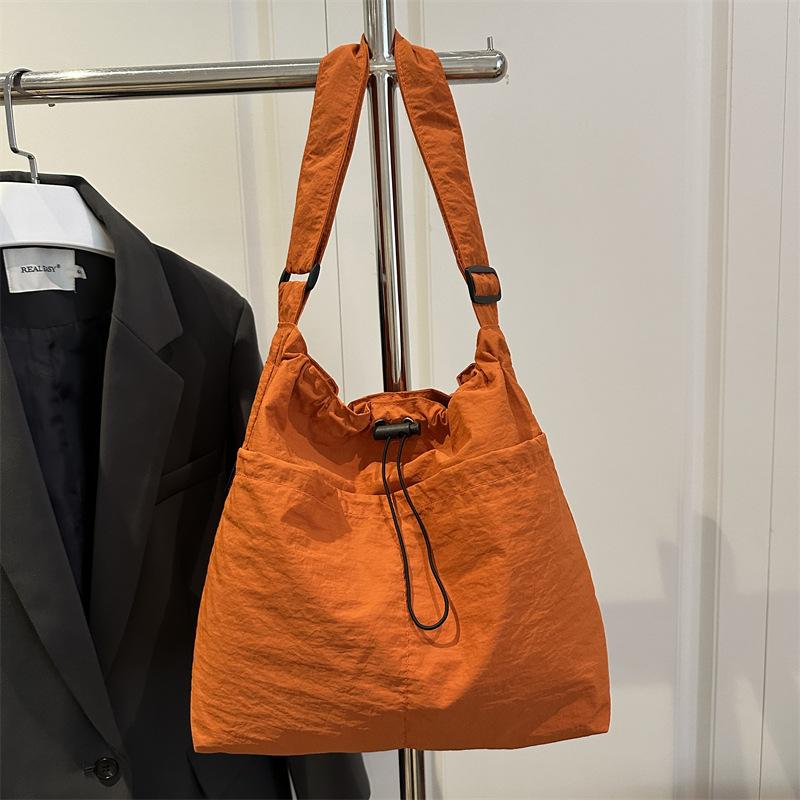 Japanese Casual Big Bag Women's 2025 New Fashion Mommy Shoulder Bag Large Capacity Tote Bag Class Commuter Bag