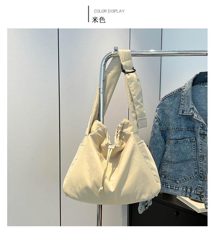 Leisure Large Capacity Bag, Women's New Fashionable Nylon Cloth Shoulder Crossbody Bag, Simple Commuting Tote Bag