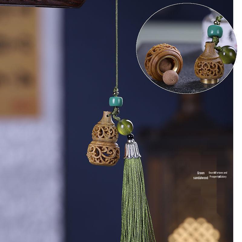 Karin Hollow Carved Wood Gourd Vase Diffuser Keychain Pendant Ornament