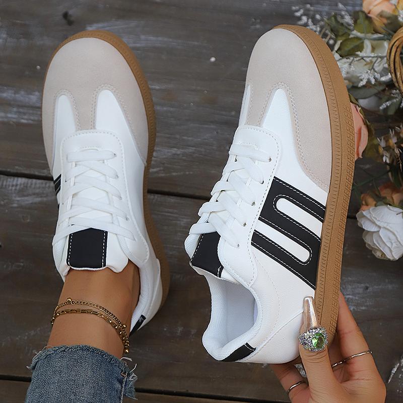 Fashion Black White Striped Flat Sneakers Women Lightweight Lace Up Sports Shoes Woman Non Slip Breathable Casual Sneakers 2025